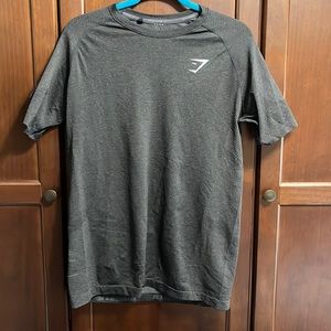 End gym shark dri fit workout top